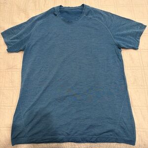 Men's LULULEMON metal vent Blue T-Shirt